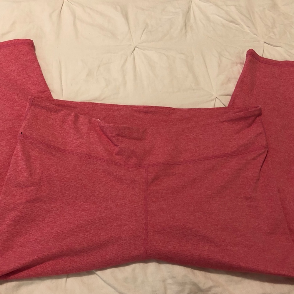 Fabletics Mid-Rise Powerhold Capris